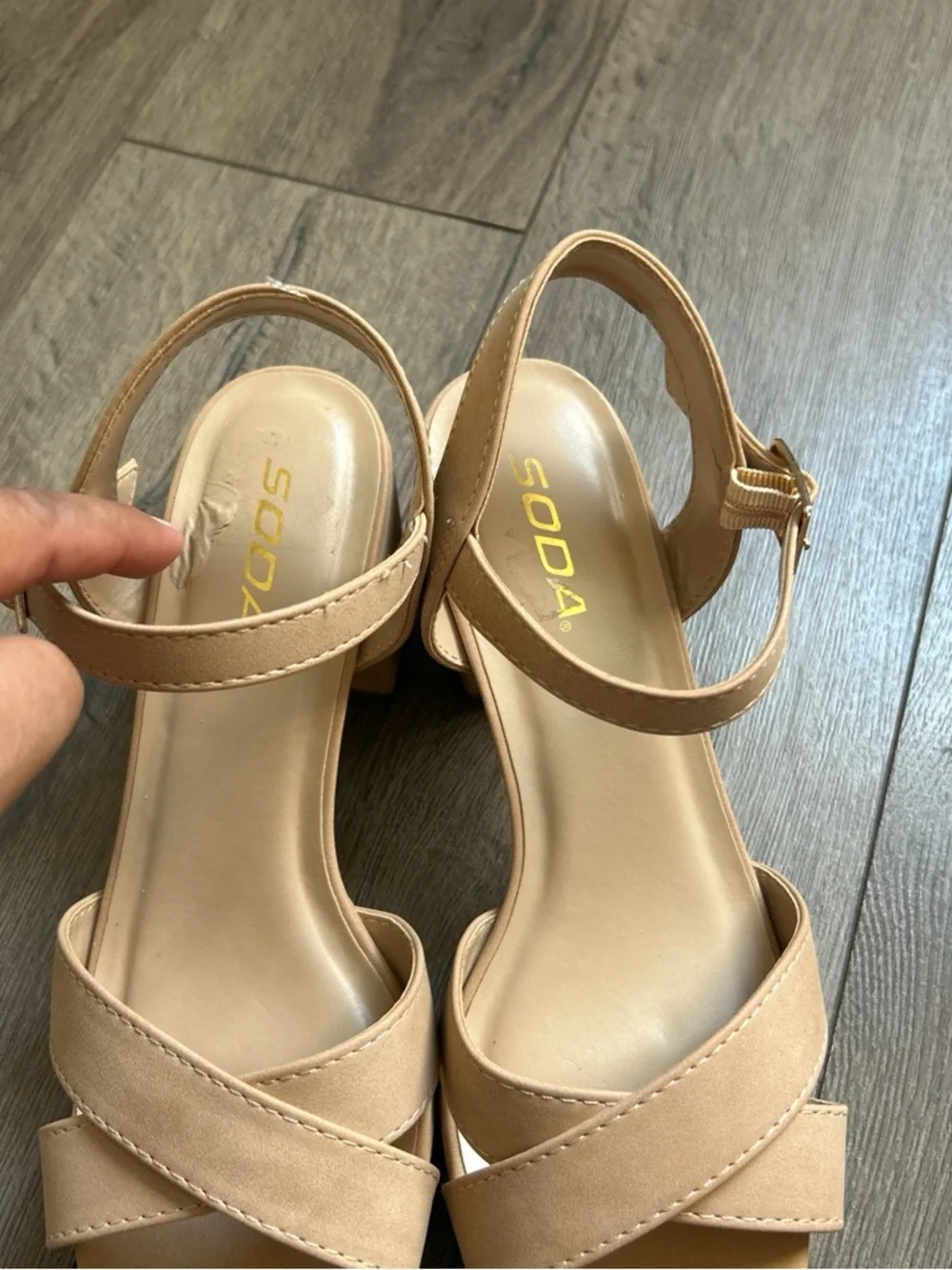 Soda Tan Cross-Strap Block Heel Sandals size 8 - Picture 2 of 7